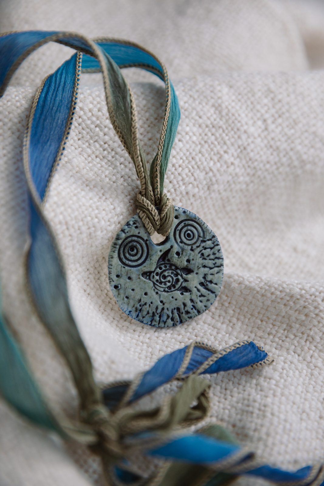 Gindi Girl Turtle Shores Ceramic Necklace