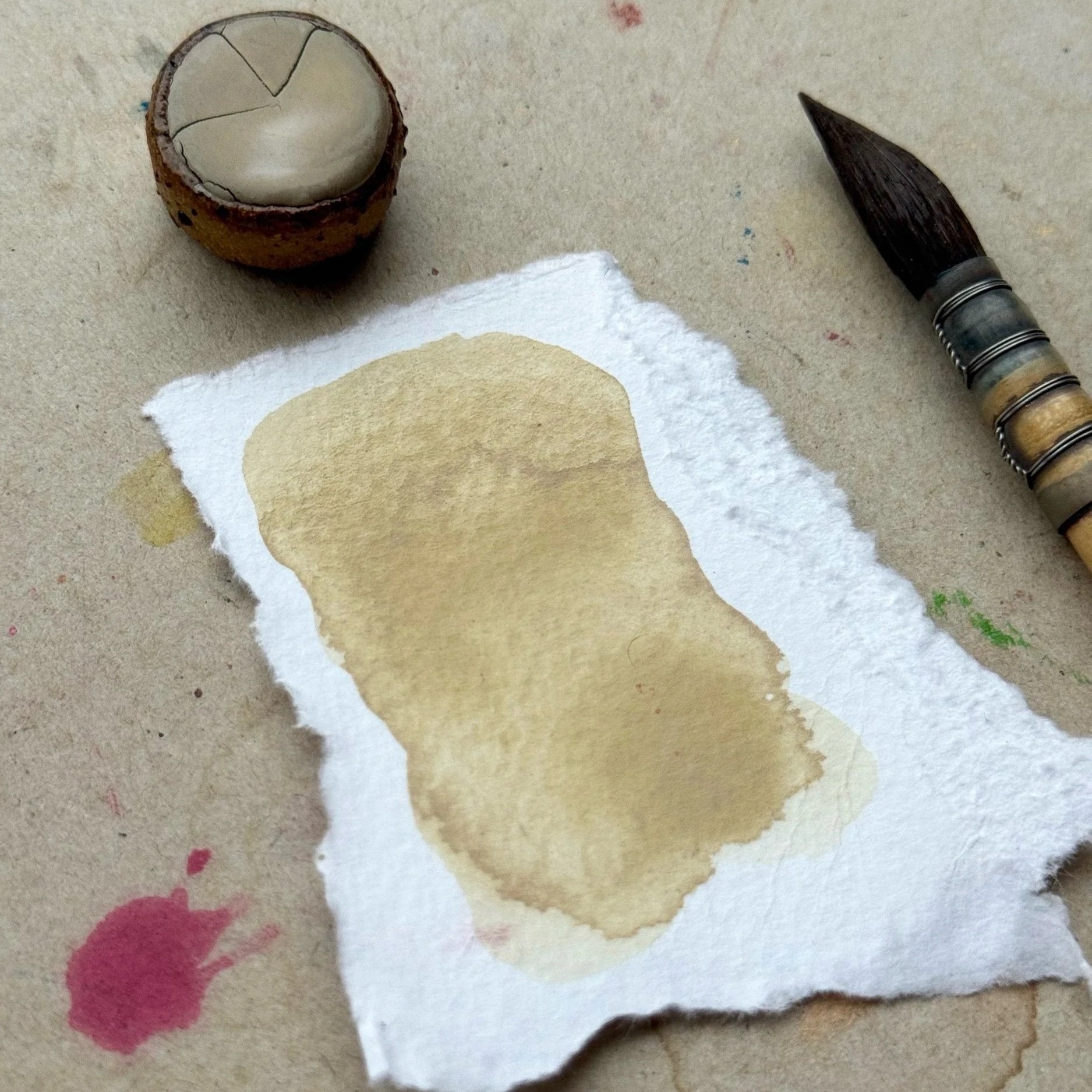 Buff watercolour pan by Ruco Paints - detail