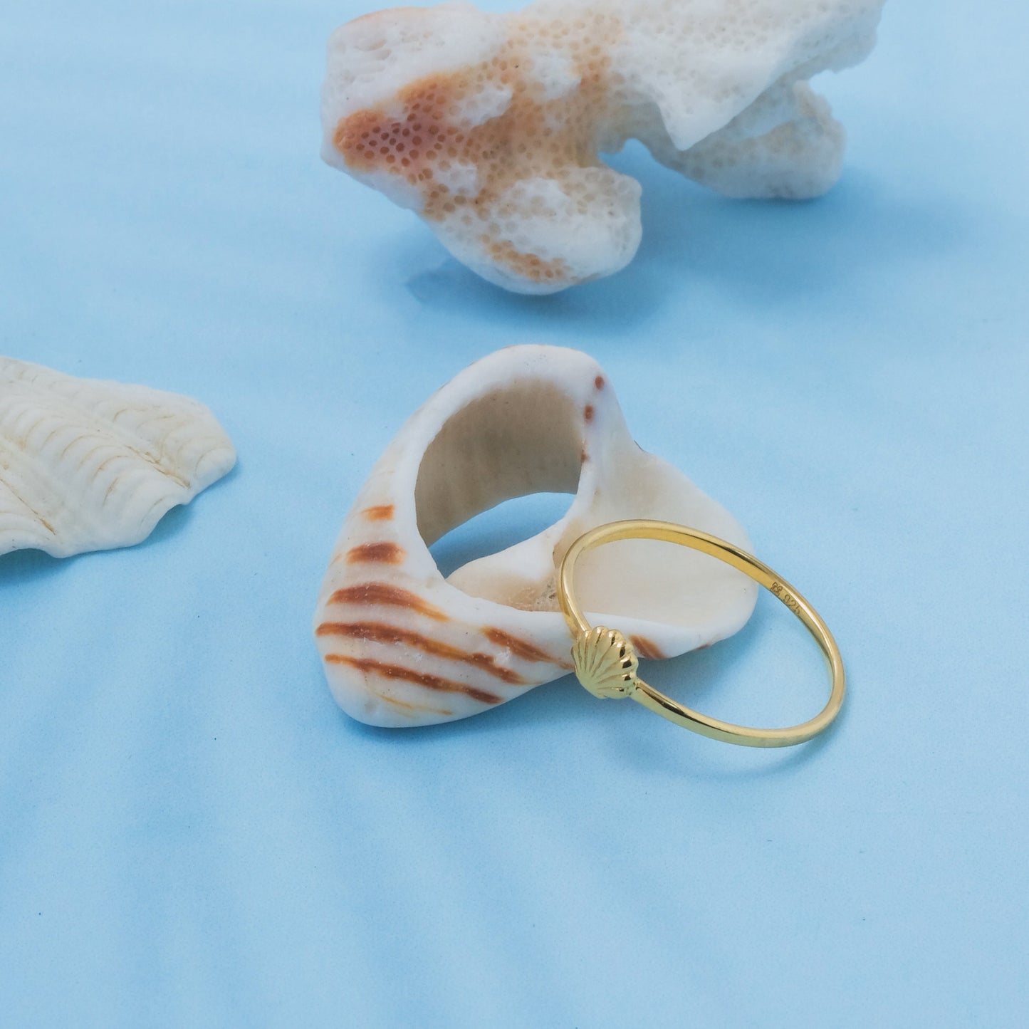 Sunaka Shell Pearl ring worn