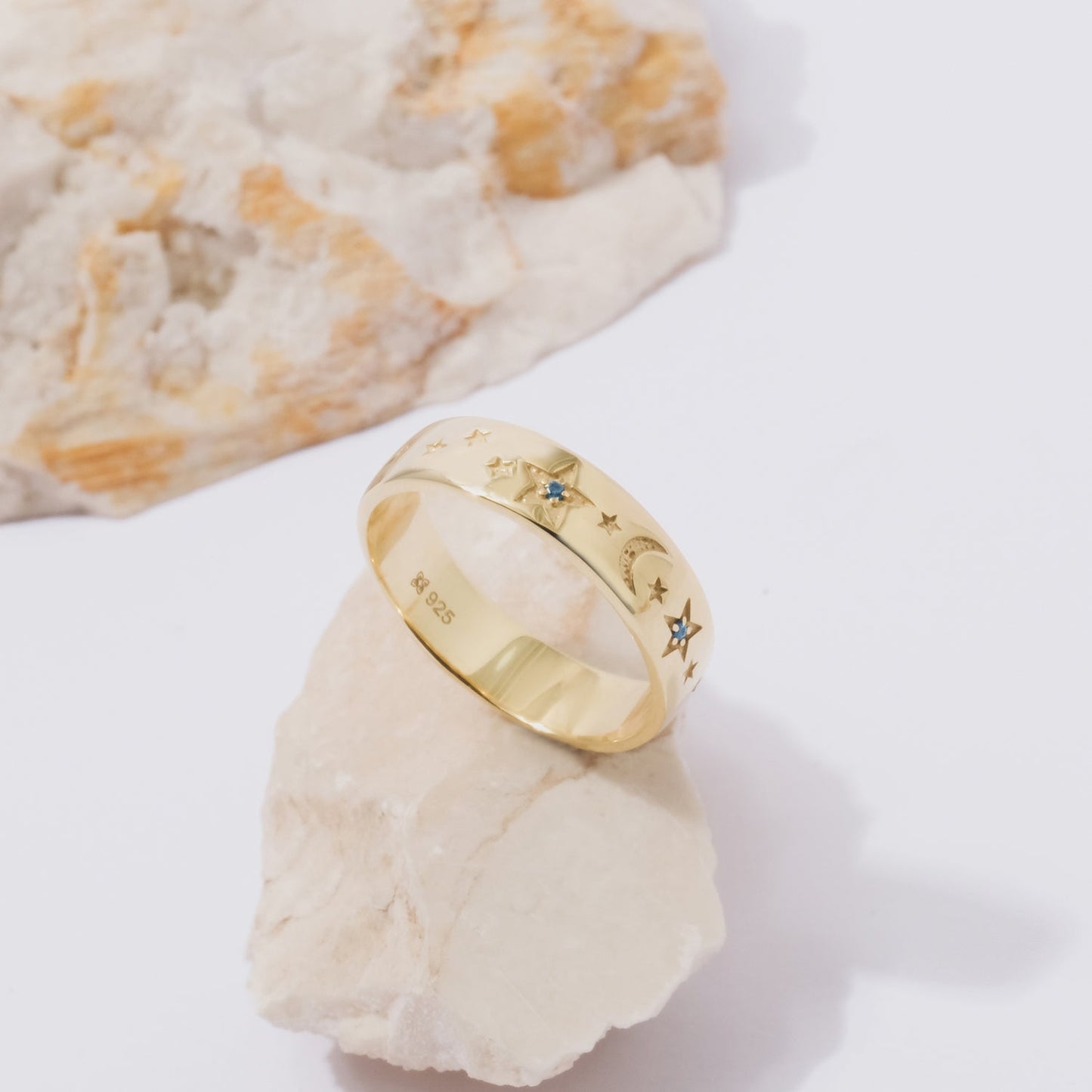 Sunaka Selene band ring worn