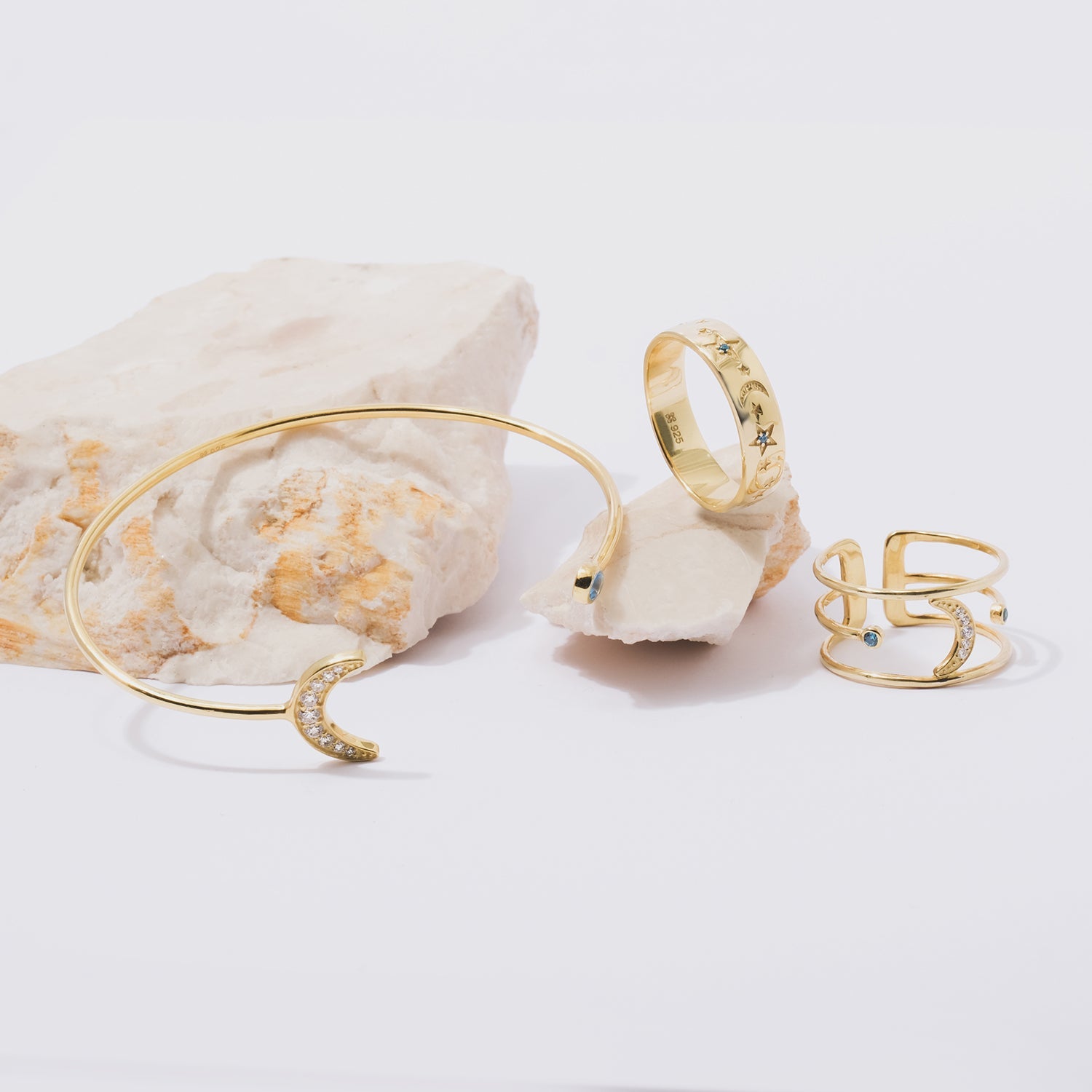Sunaka Selene band ring worn