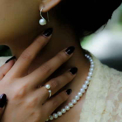 Sunaka Lumine Pearl hook earrings worn