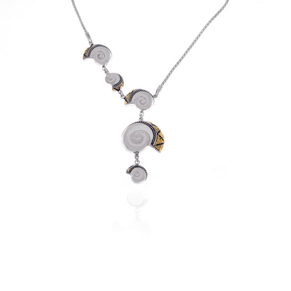Sunaka Keong Emas necklace detail