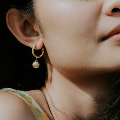 Sunaka Shell Pearl hoop earrings worn