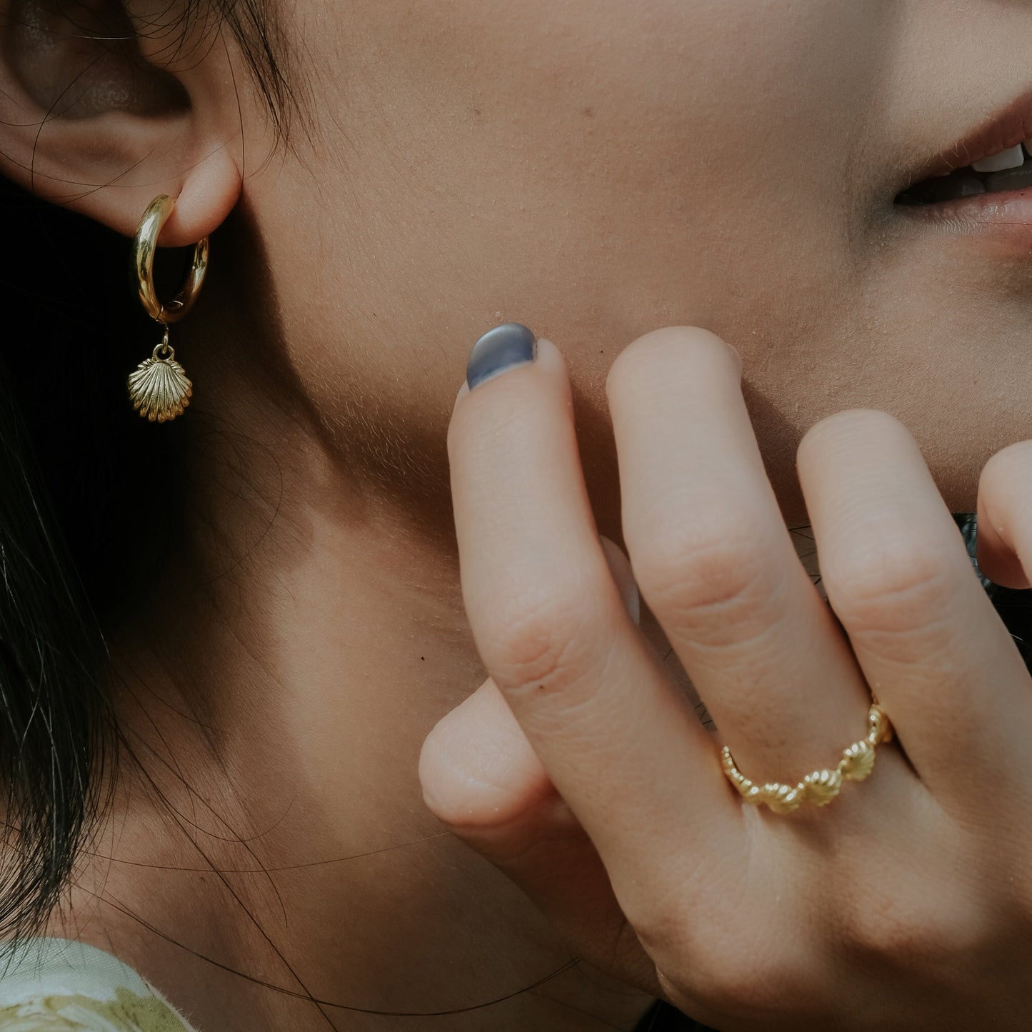 Sunaka Shell Pearl hoop earrings worn