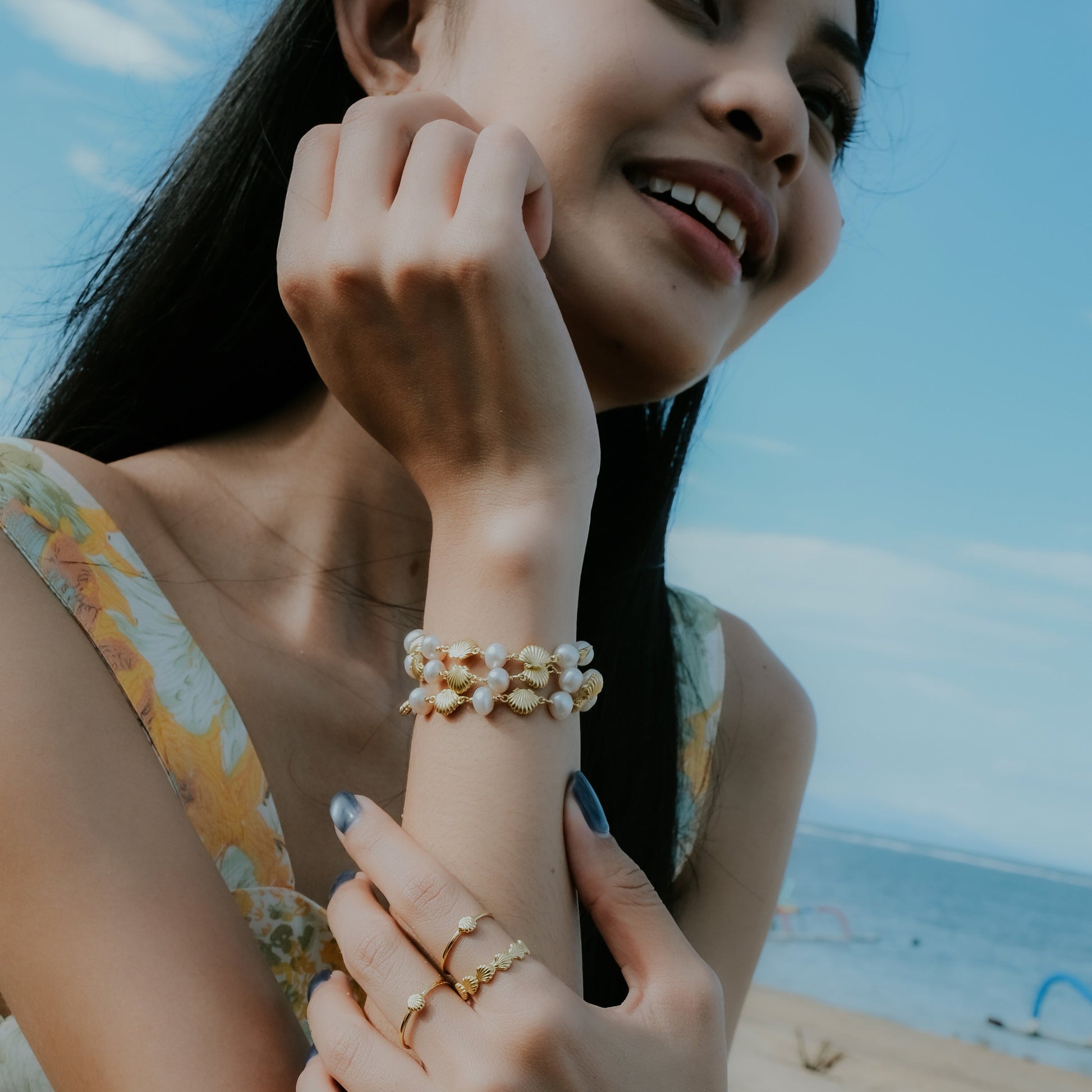 Sunaka Shell Pearl band ring worn