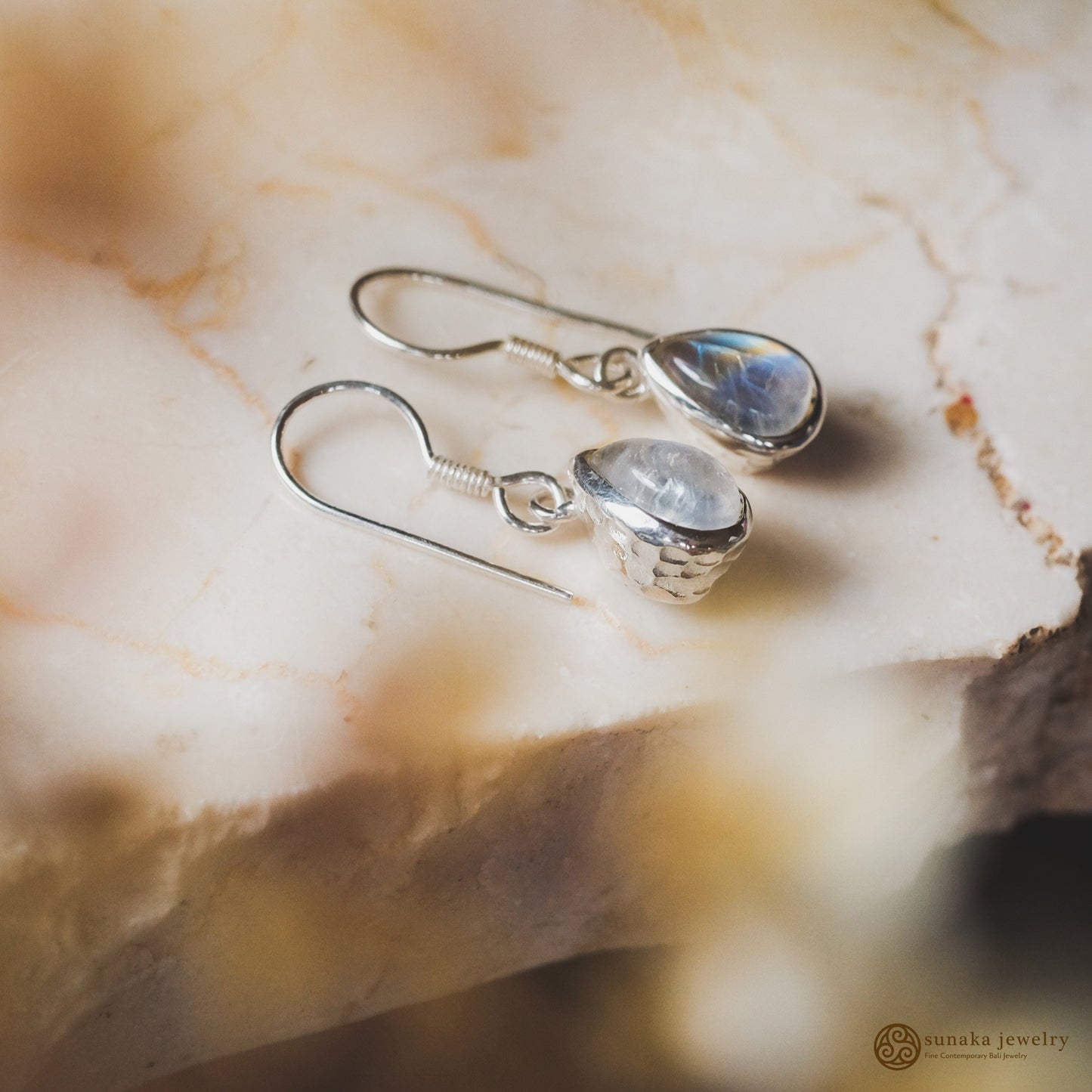 Sunaka hammered garnet earrings angle