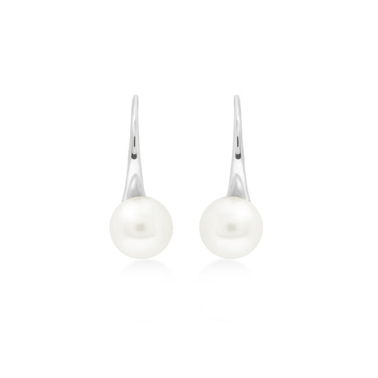 Sunaka Lumine Pearl hook earrings detail