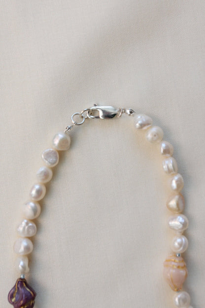 Concha Necklace