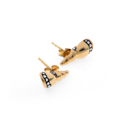 Sunaka Keong Emas stud earrings detail
