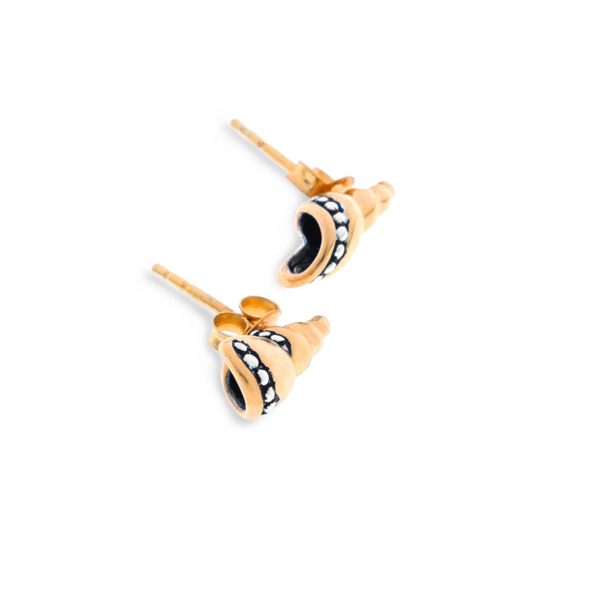 Sunaka Keong Emas stud earrings side