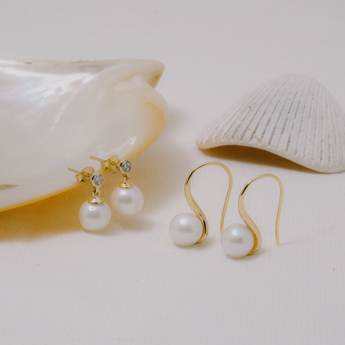 Sunaka Lumine Pearl hook earrings worn
