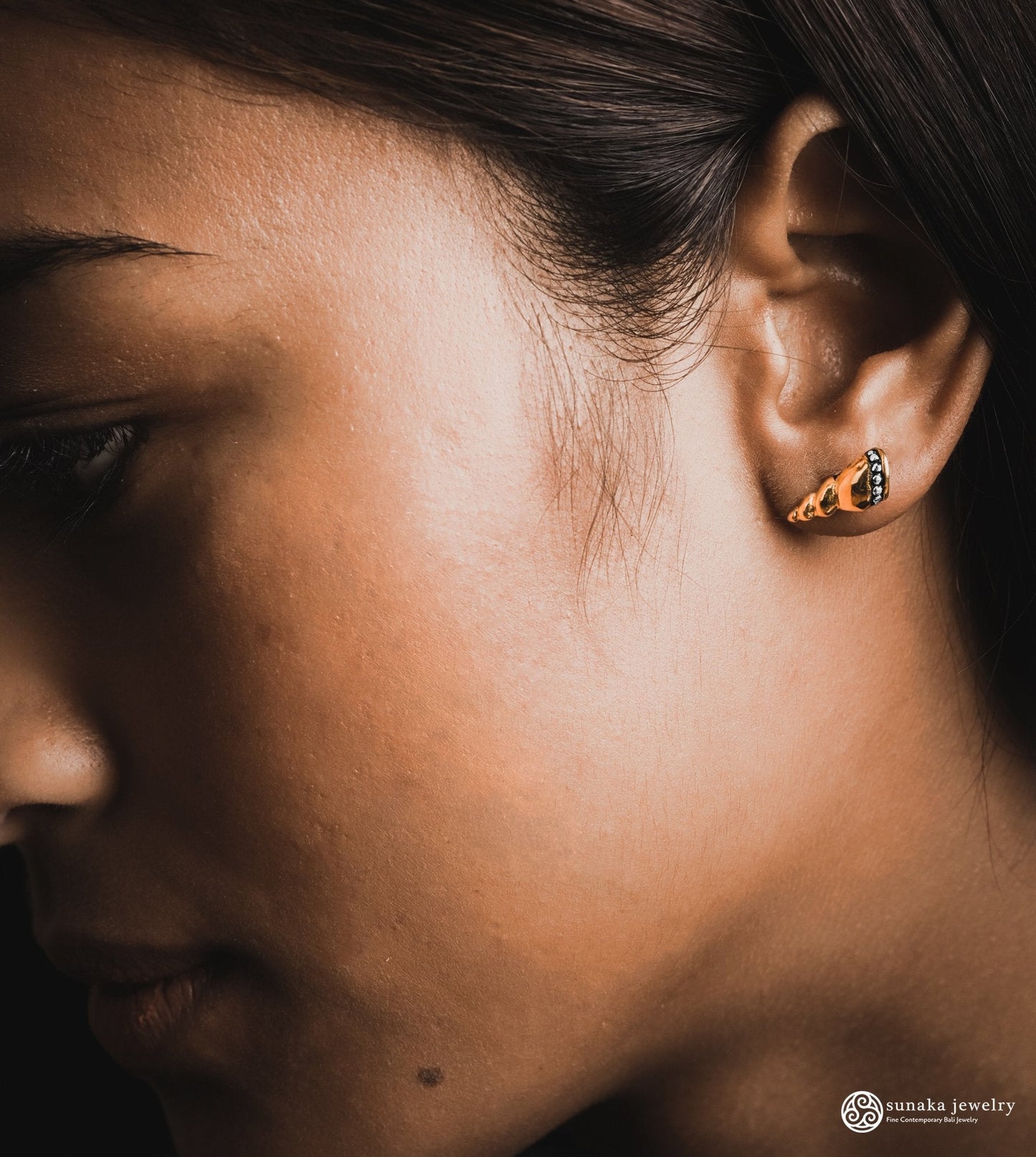 Sunaka Keong Emas stud earrings lookbook