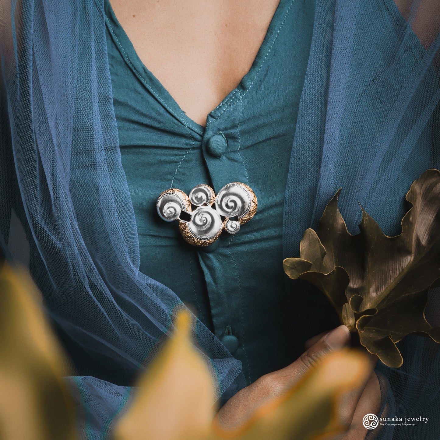 Sunaka Keong Emas brooch lookbook