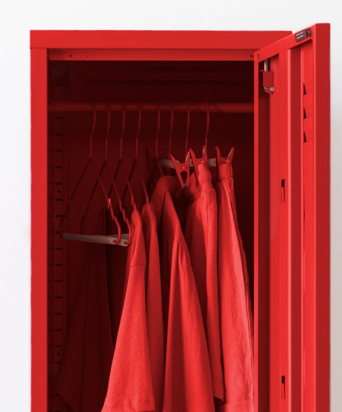 The Adult Clip Hangers in Poppy