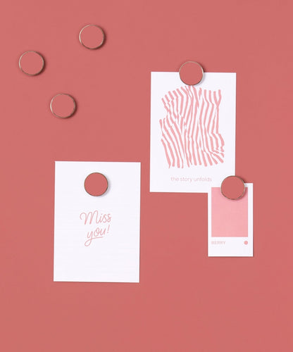 The Buttons in Berry — lifestyle 3