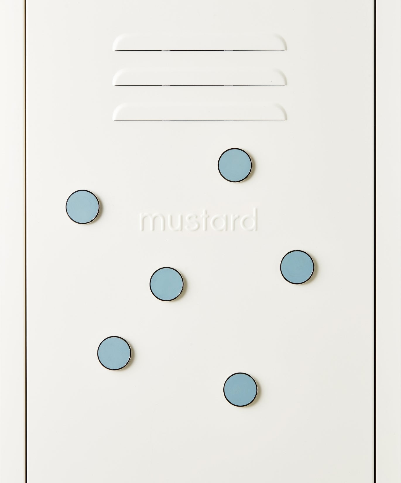 The Buttons in Ocean — close-up
