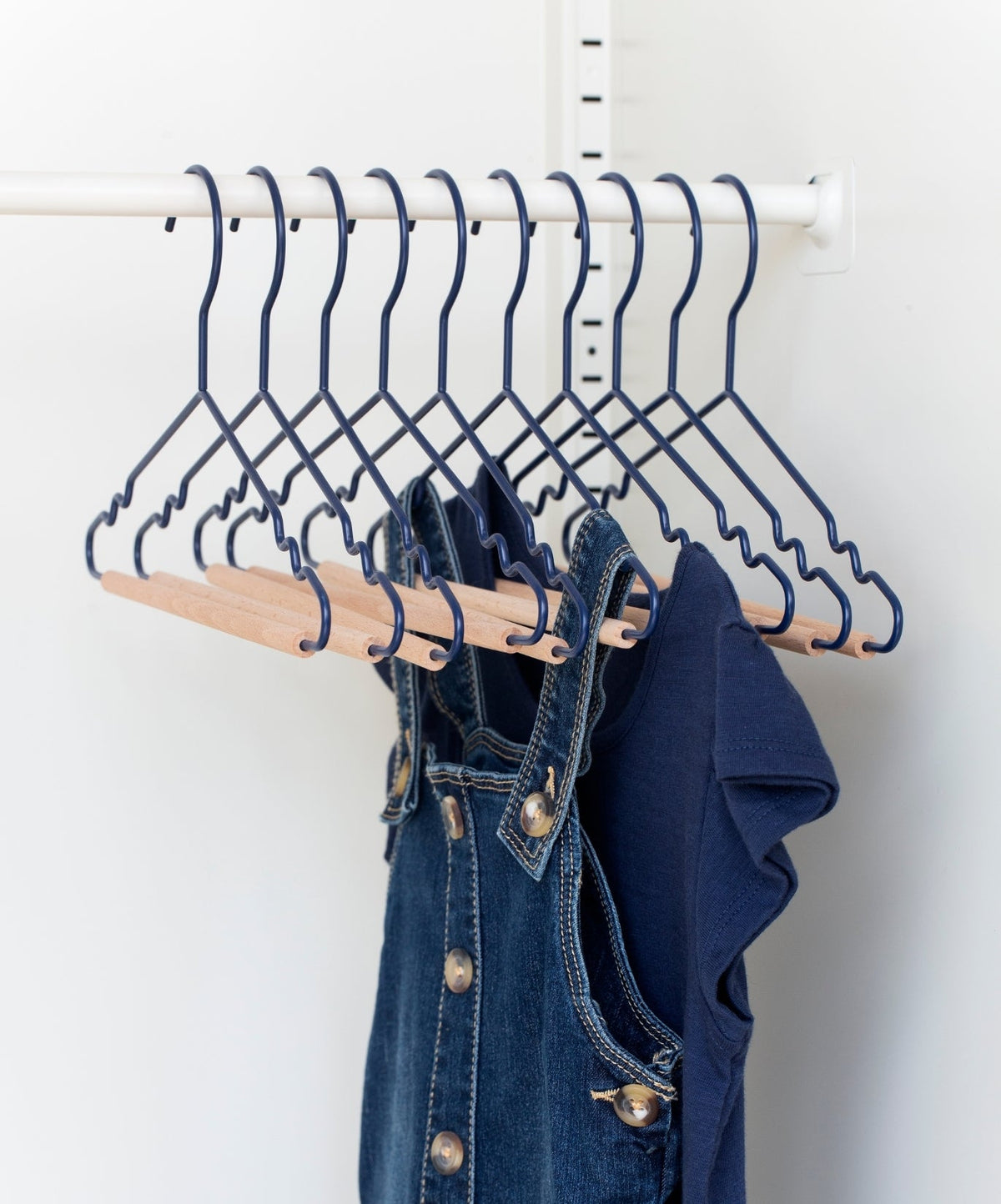 The Kids Top Hangers in Navy
