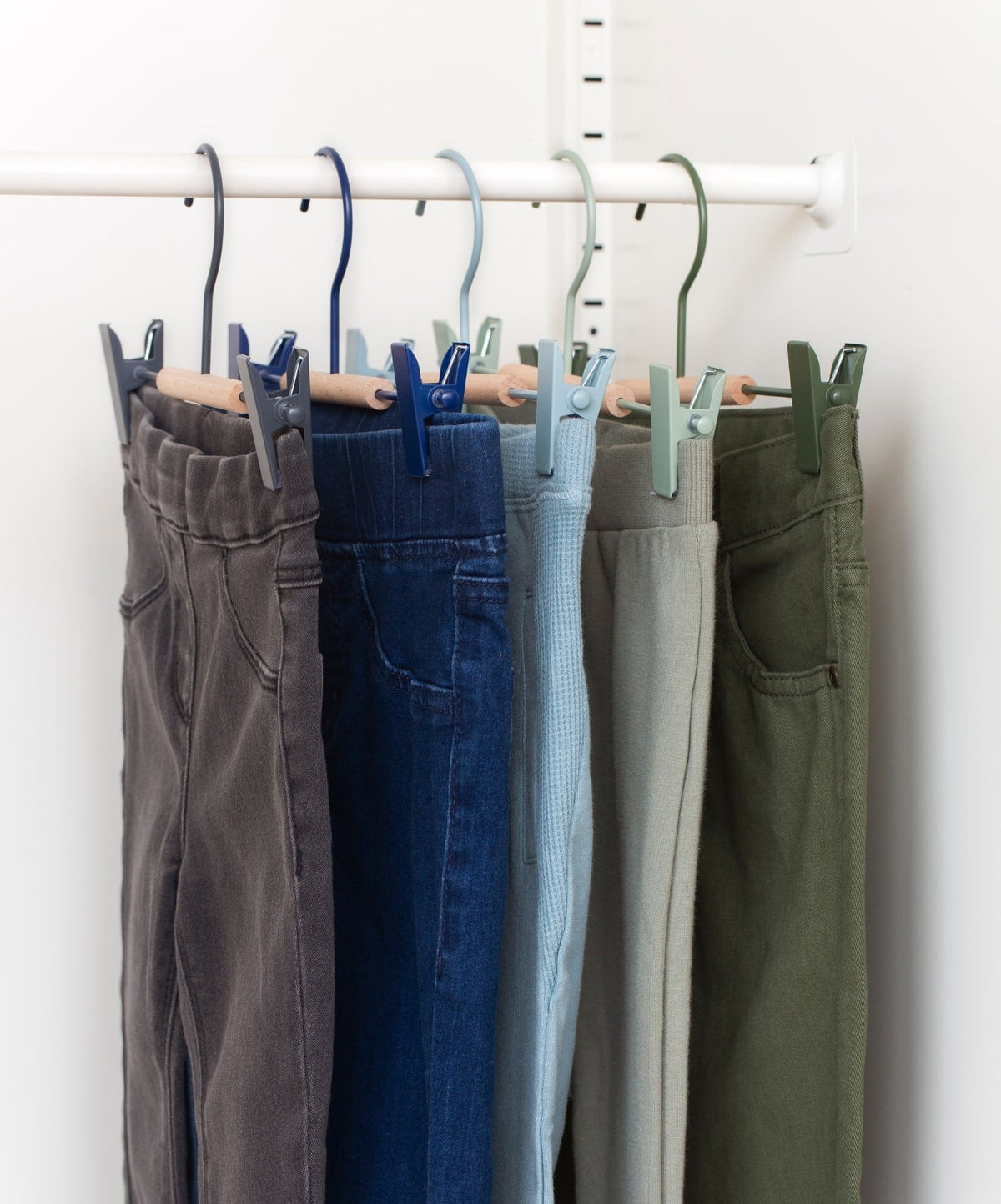 The Kids Clip Hangers in Winter Mix