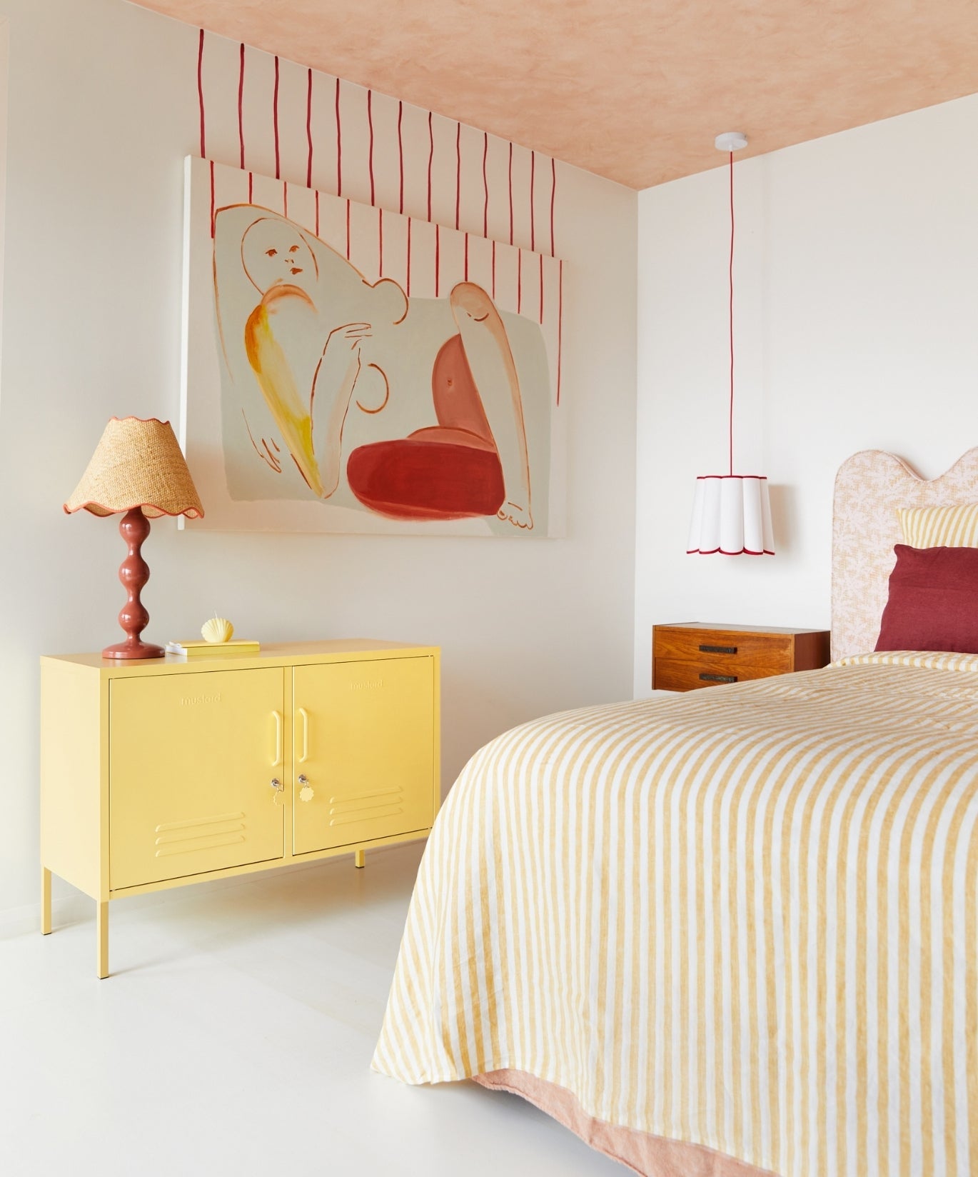 The Lowdown Locker in Butter — lifestyle 3