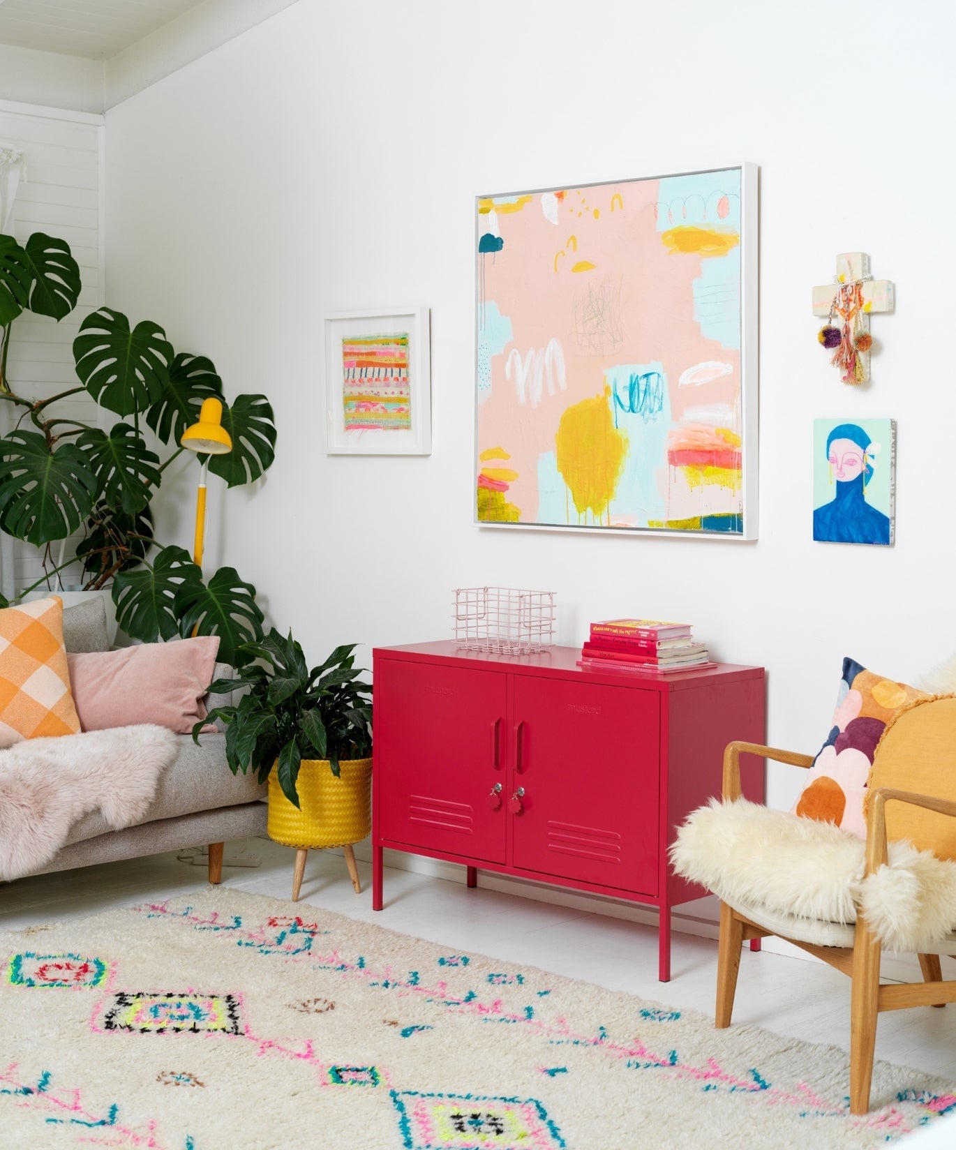 The Lowdown Locker in Poppy — lifestyle 2