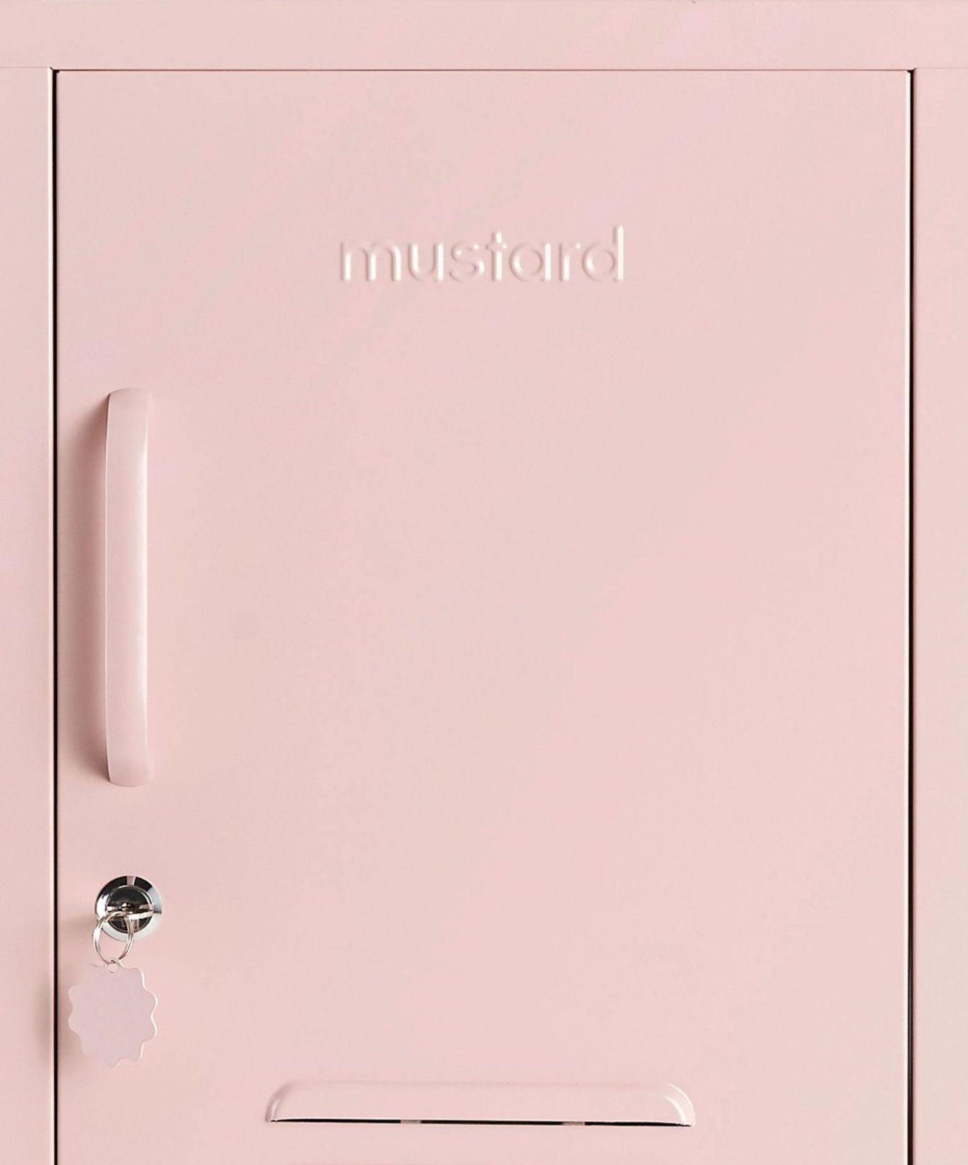 The Shorty Locker in Blush — close-up