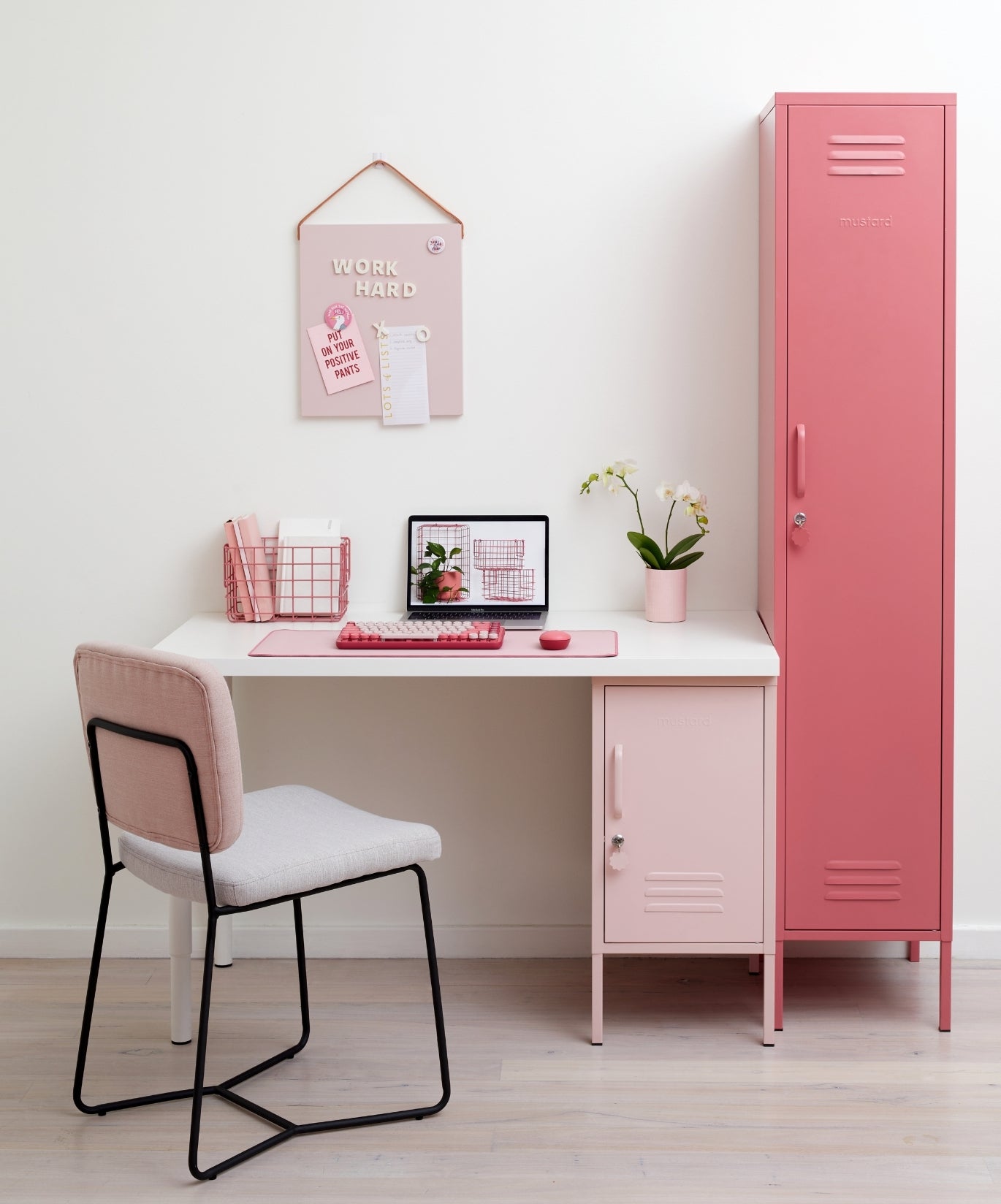 The Shorty Locker in Blush — lifestyle 2
