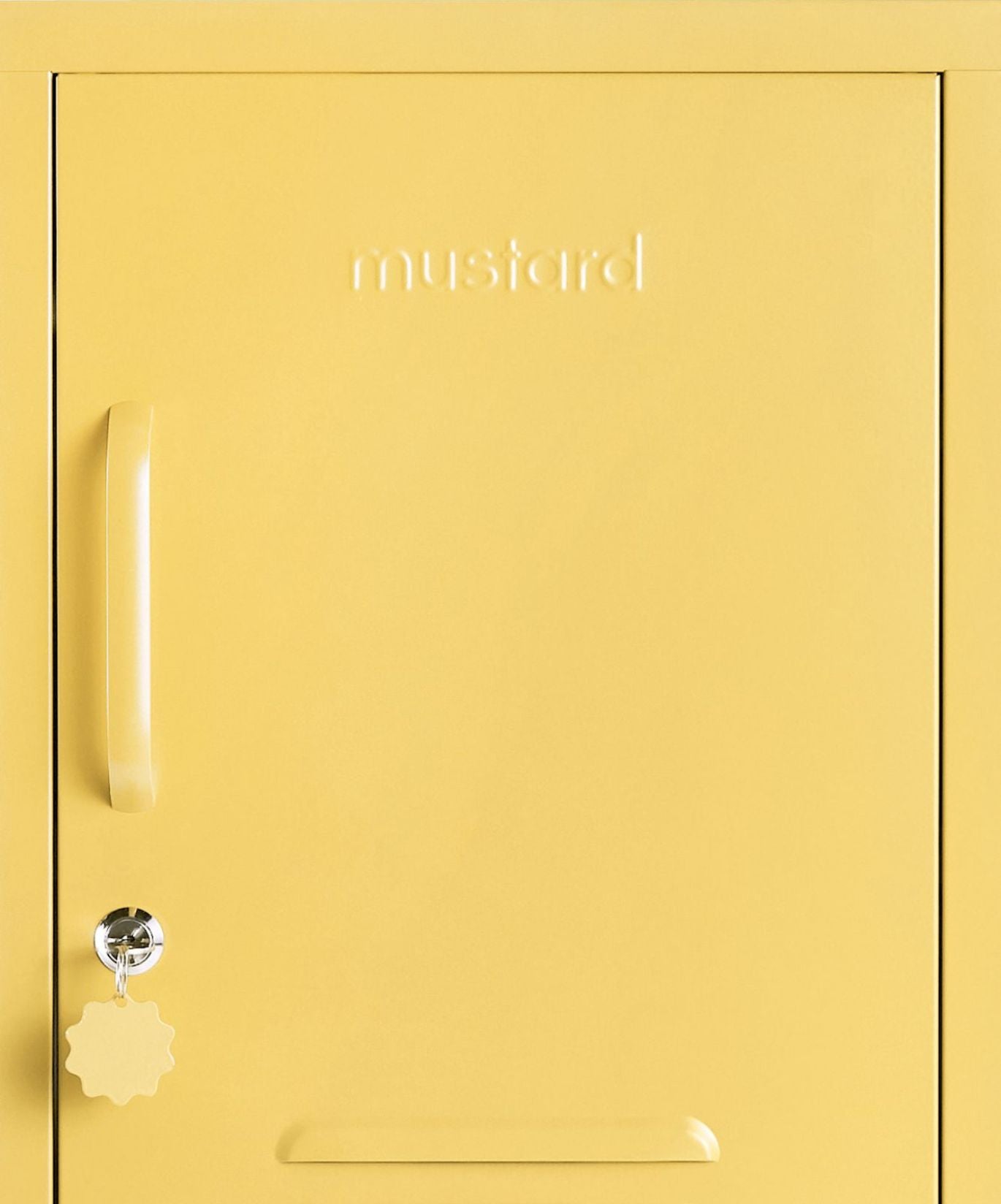 The Shorty Locker in Butter — close-up