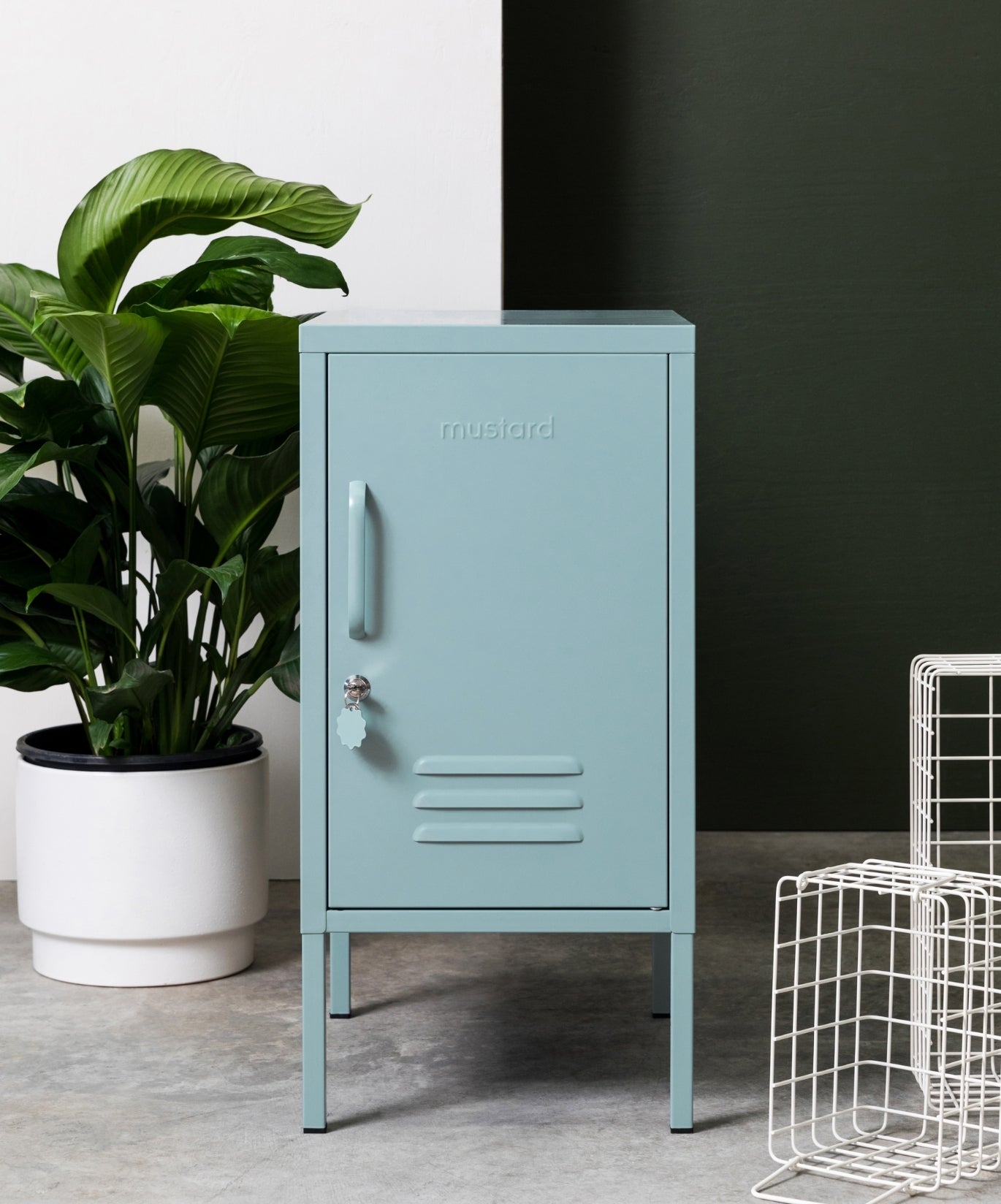 The Shorty Locker in Ocean — lifestyle 3