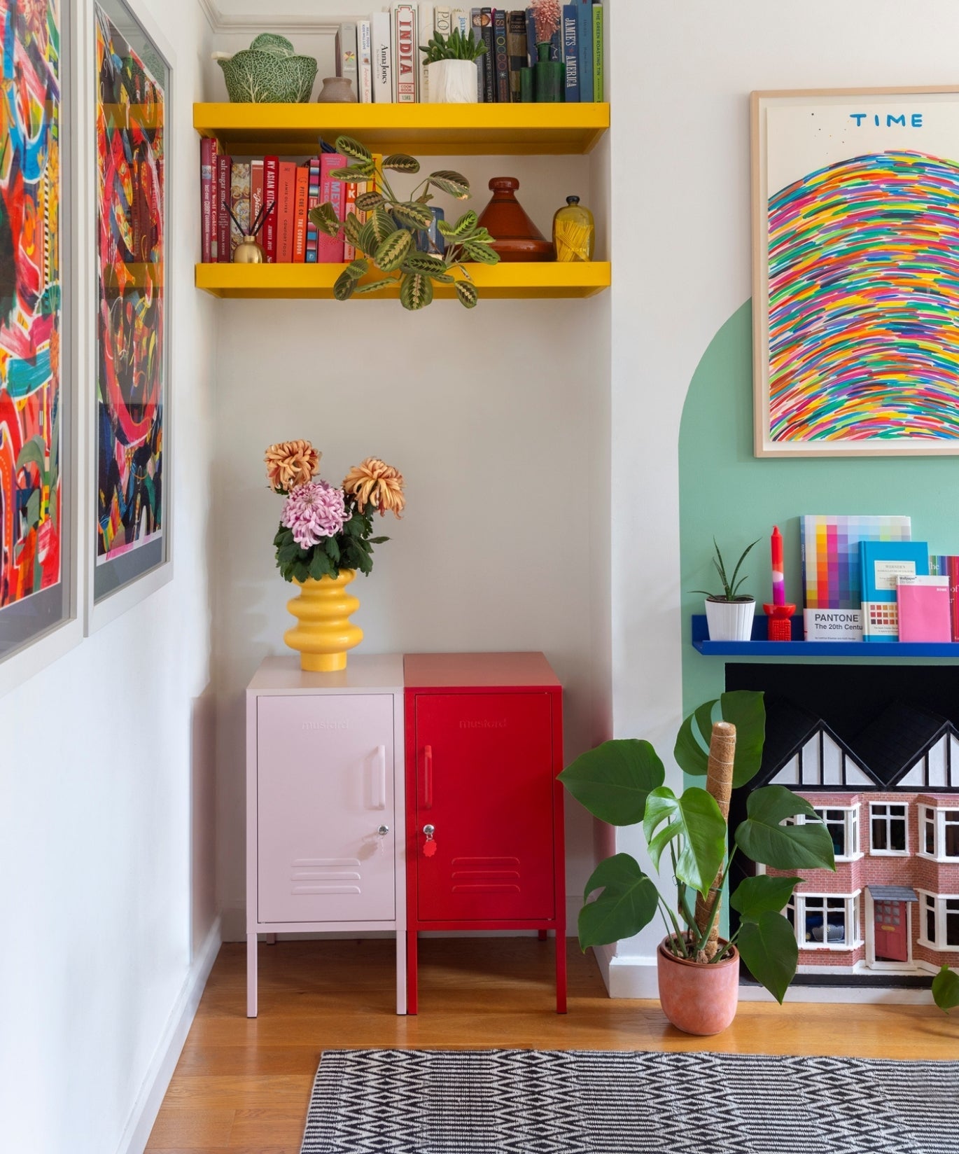 The Shorty Locker in Poppy — lifestyle 4