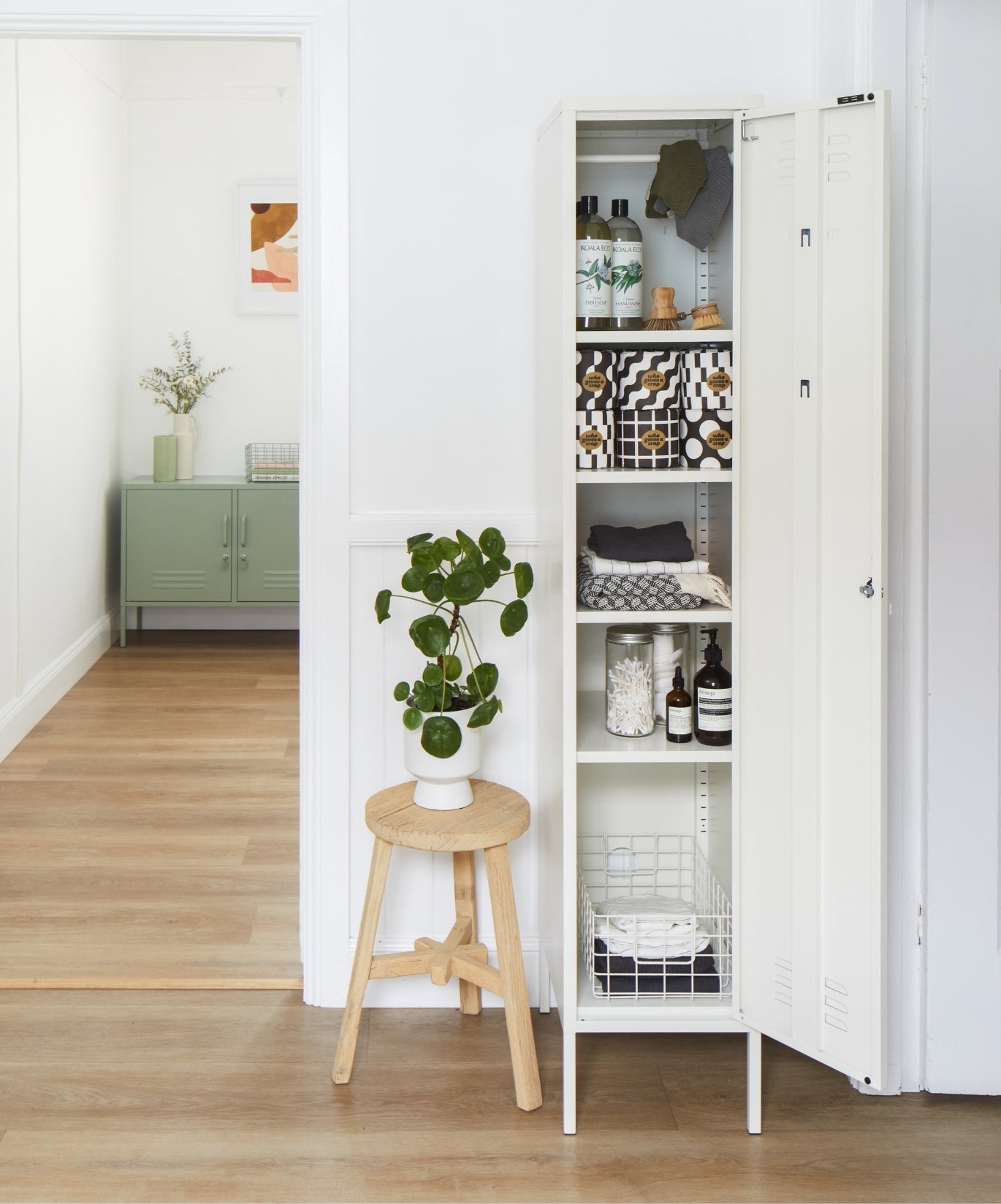 The Skinny Locker in Chalk — lifestyle 3