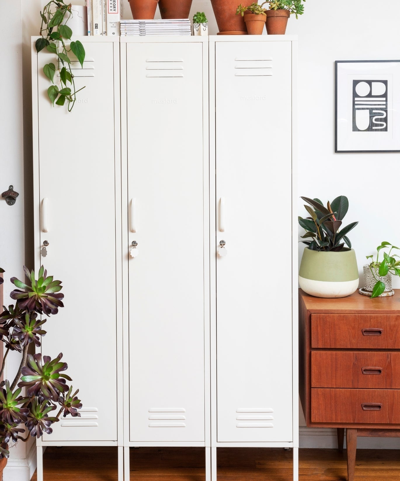 The Skinny Locker in Chalk — lifestyle 4