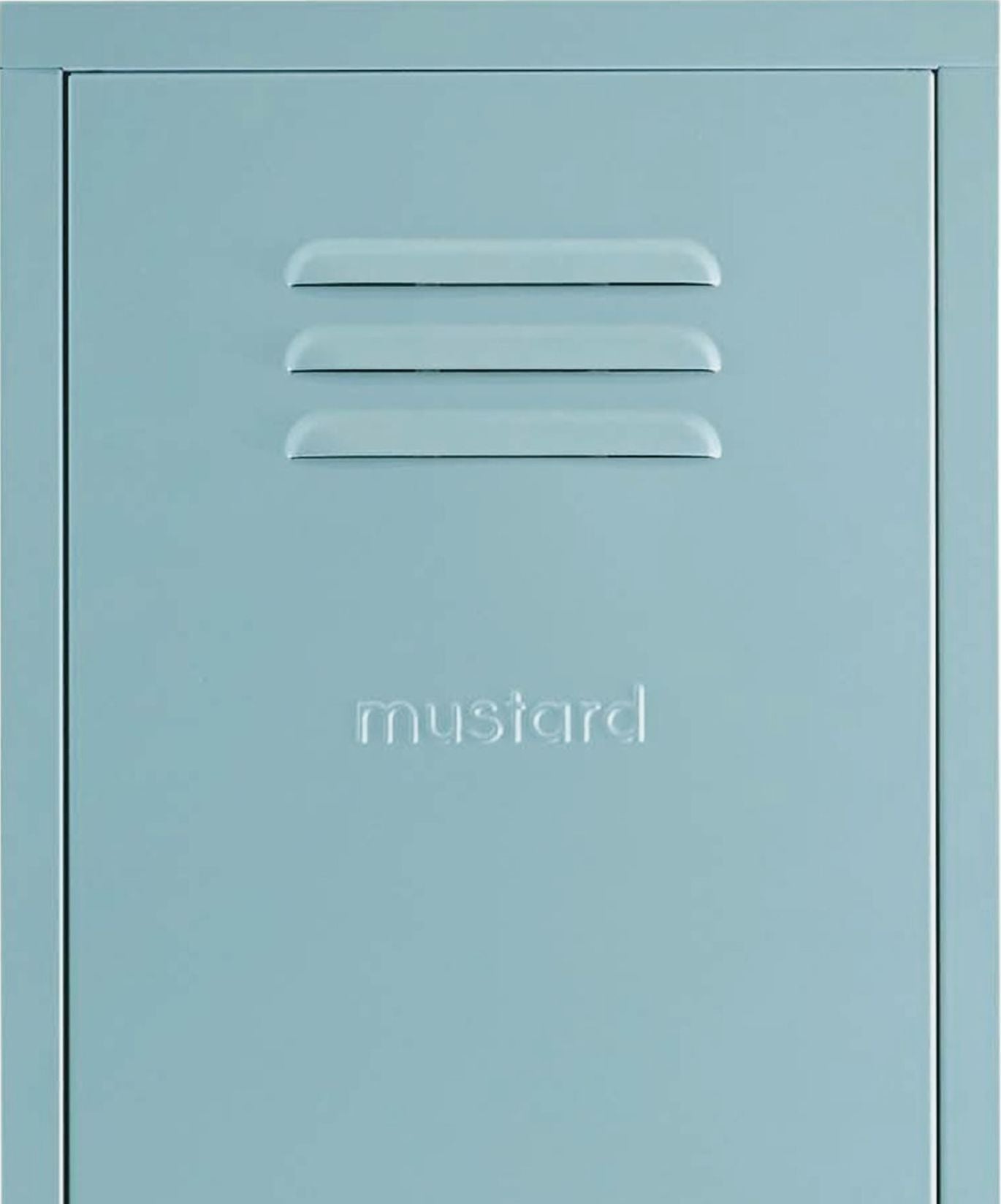 The Skinny Locker in Ocean — close-up