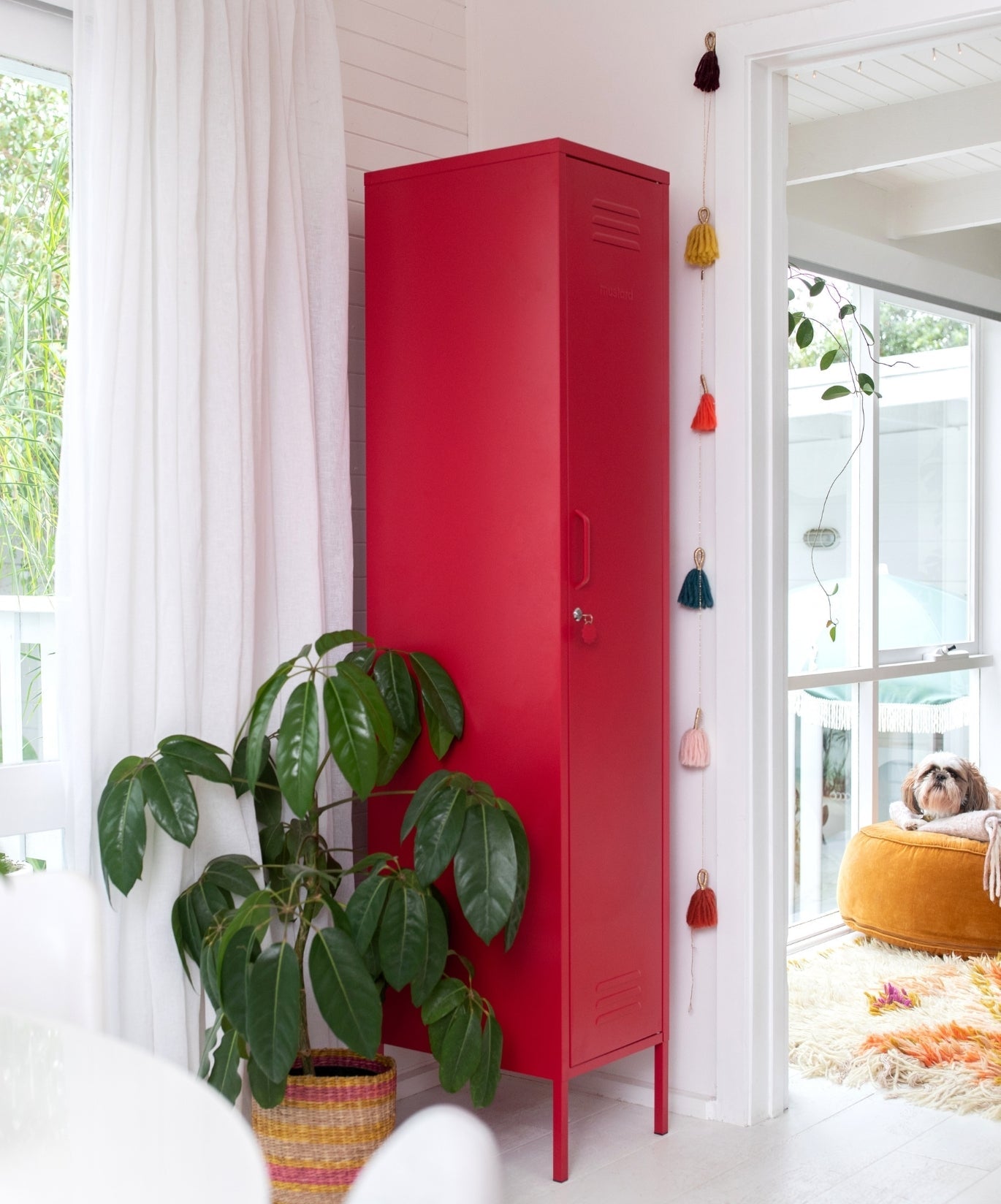The Skinny Locker in Poppy — lifestyle 2