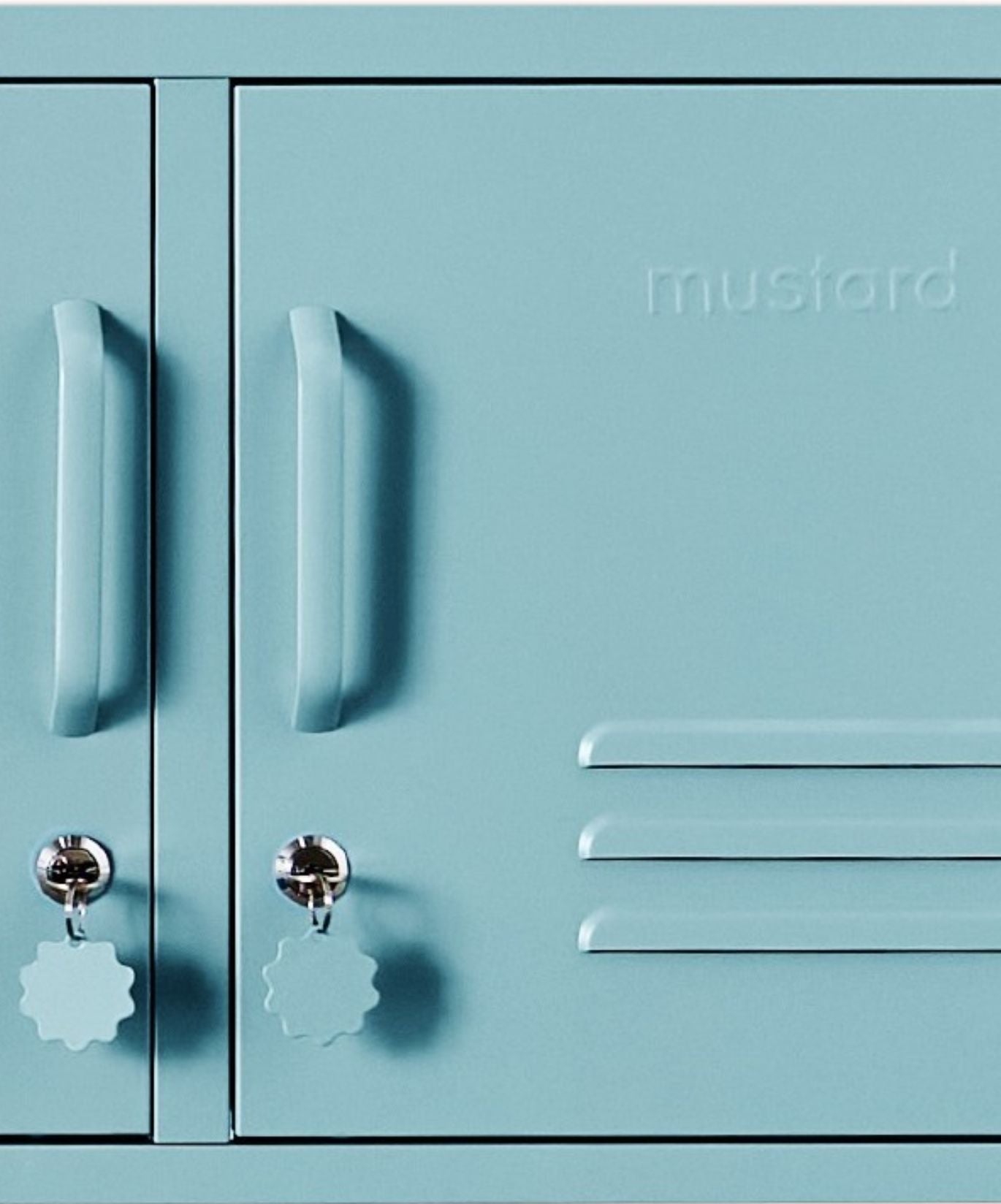 The Standard Locker in Ocean — close-up