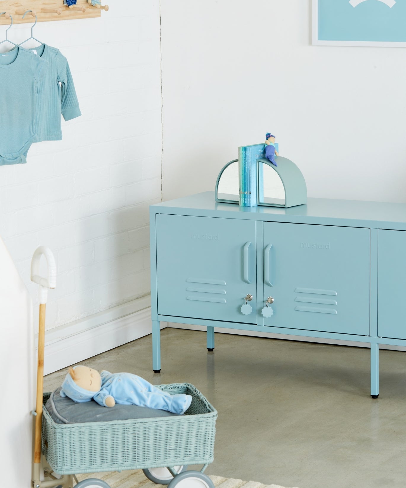 The Standard Locker in Ocean — lifestyle 6