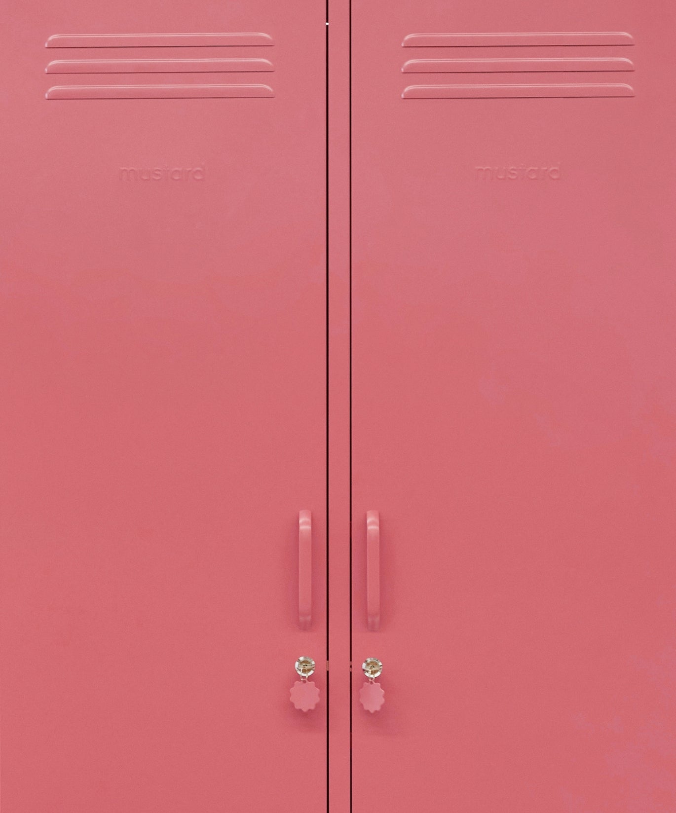 The Twinny Locker in Berry — close-up