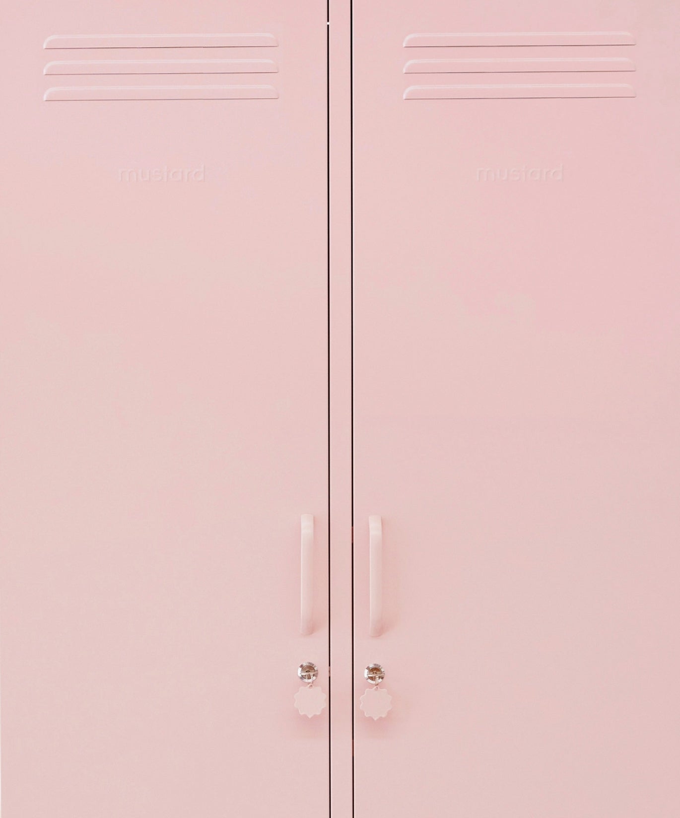 The Twinny Locker in Blush — close-up