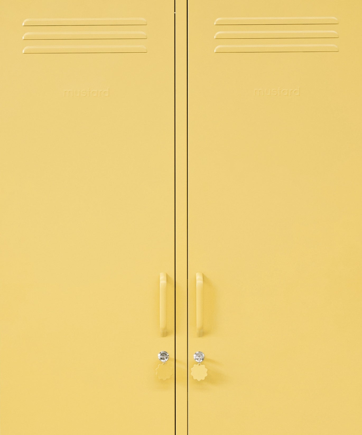 The Twinny Locker in Butter — close-up