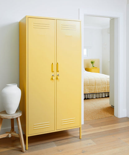 The Twinny Locker in Butter — lifestyle 5