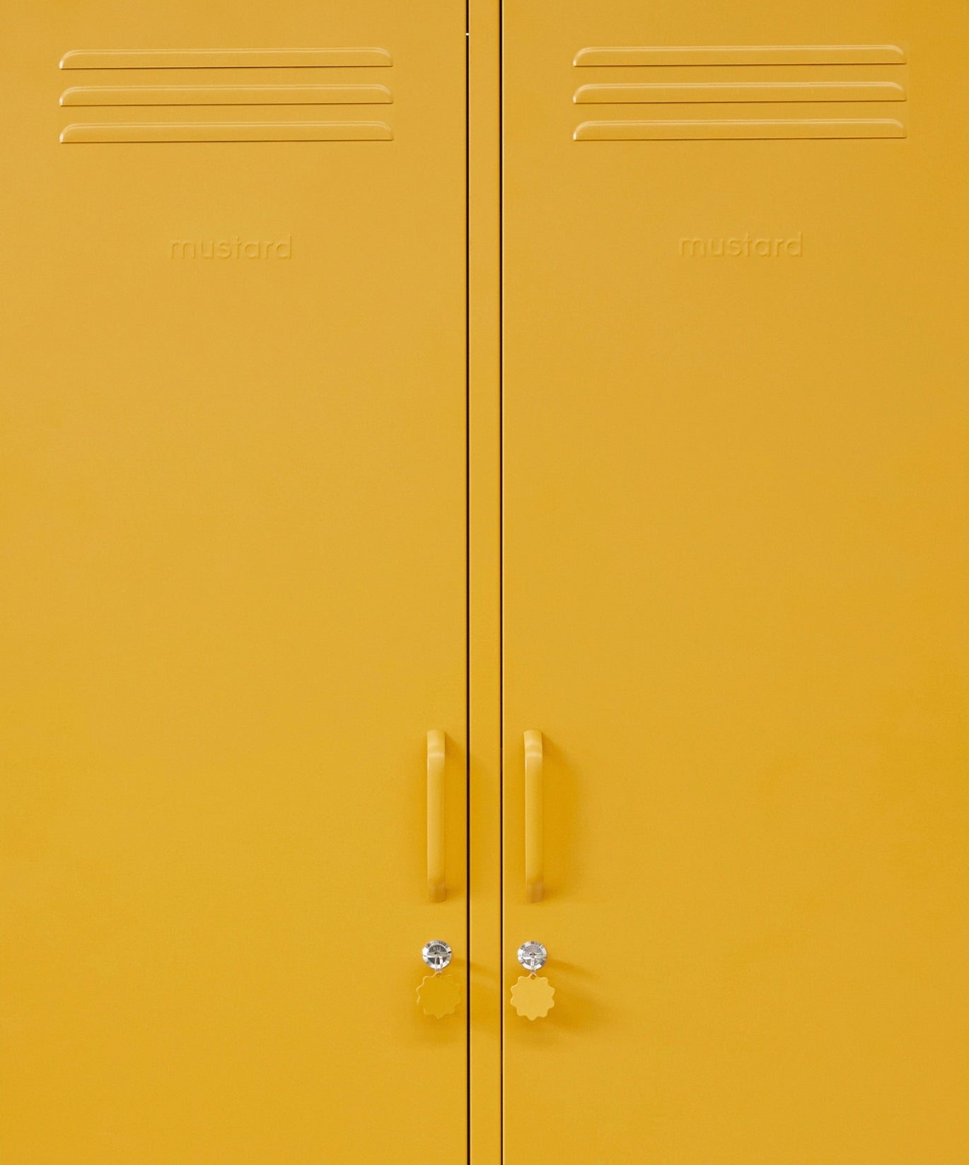 The Twinny Locker in Mustard — close-up