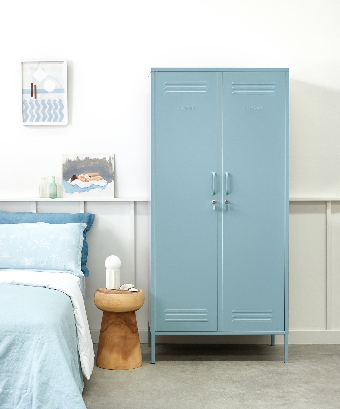 The Twinny Locker in Ocean — lifestyle