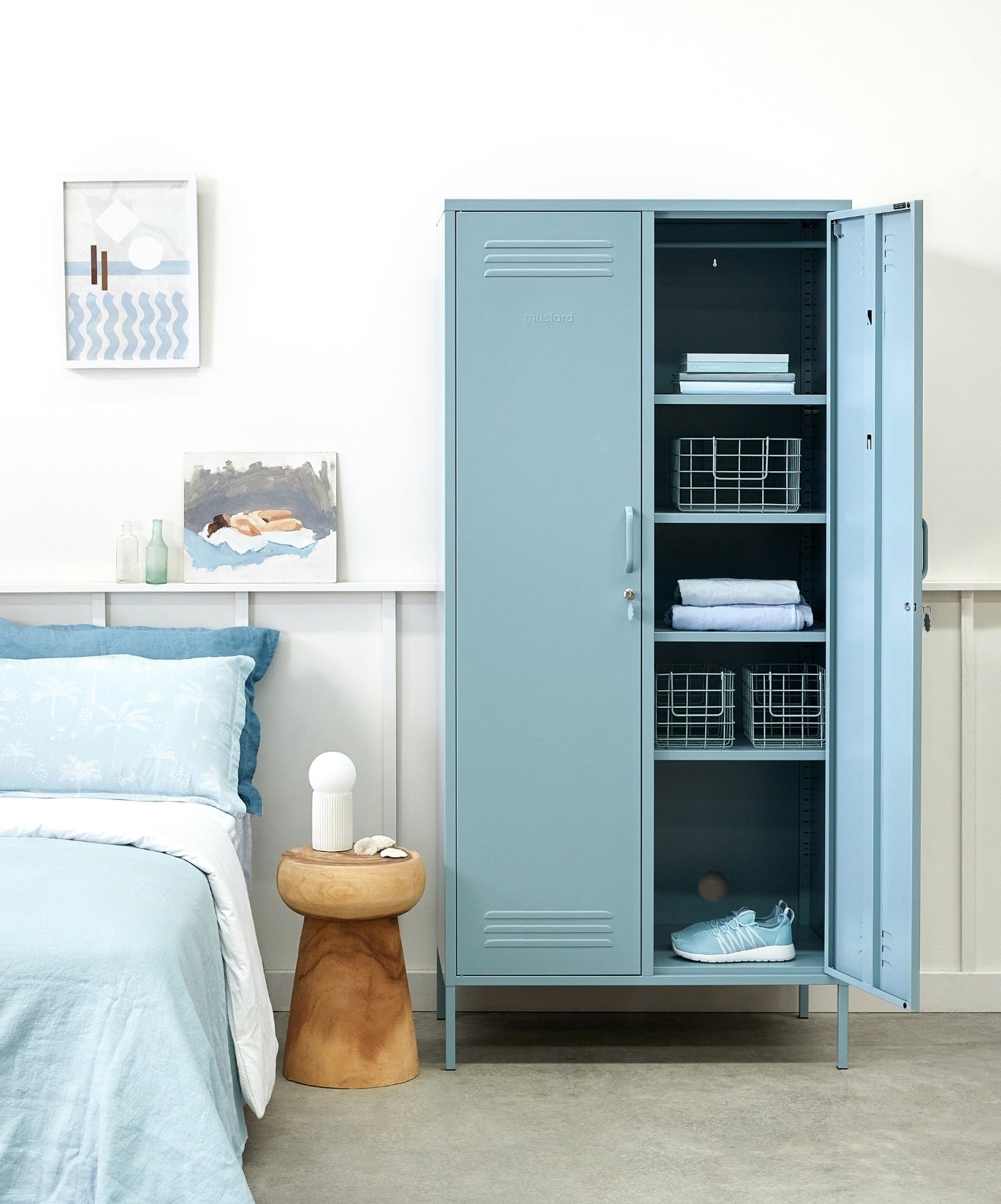 The Twinny Locker in Ocean — lifestyle 2