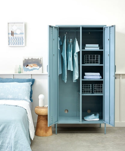 The Twinny Locker in Ocean — lifestyle 3