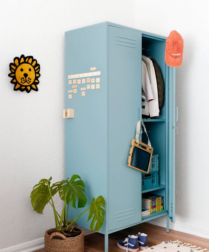 The Twinny Locker in Ocean — lifestyle 4