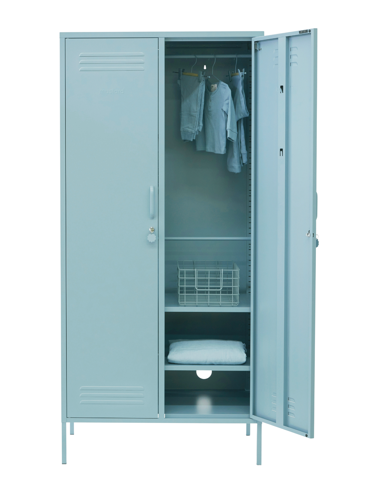 The Twinny Locker in Ocean — open