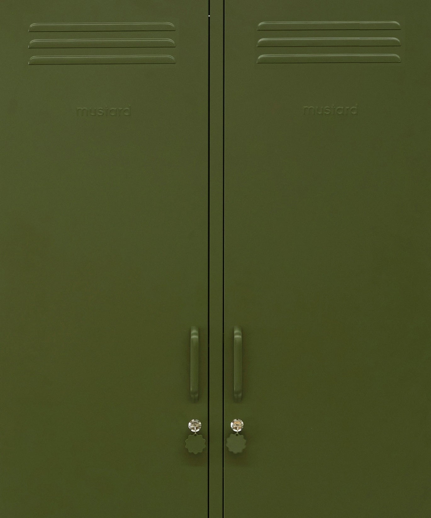 The Twinny Locker in Olive — close-up