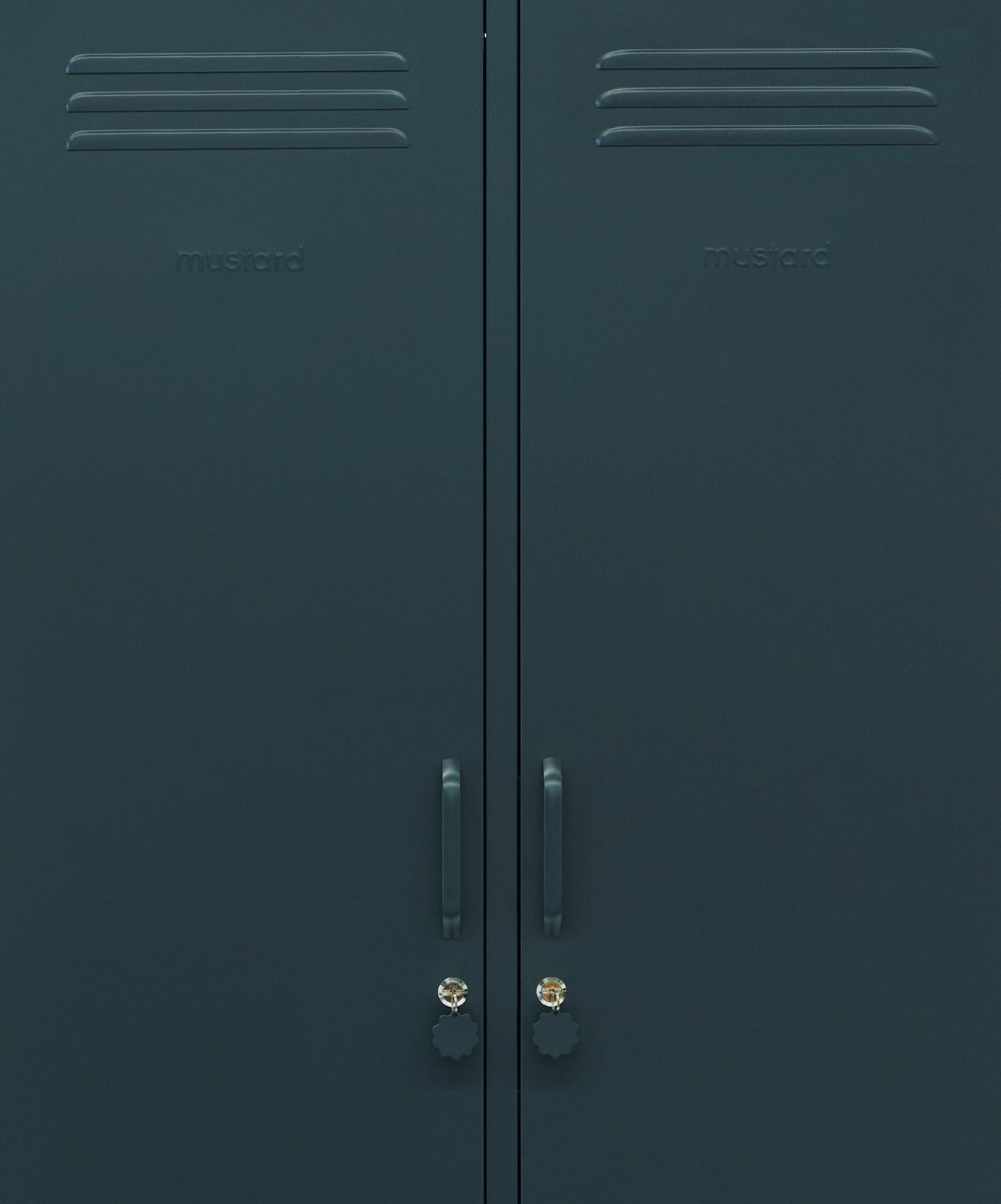 The Twinny Locker in Slate — close-up